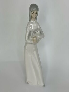 Porcelanas Miquel Requena Girl Holding Kitten Cat Porcelain 9” Figurine Spain